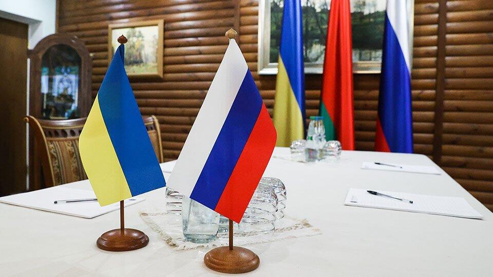 Медведчук: украинцы воссоединятся с Россией в течение десяти лет