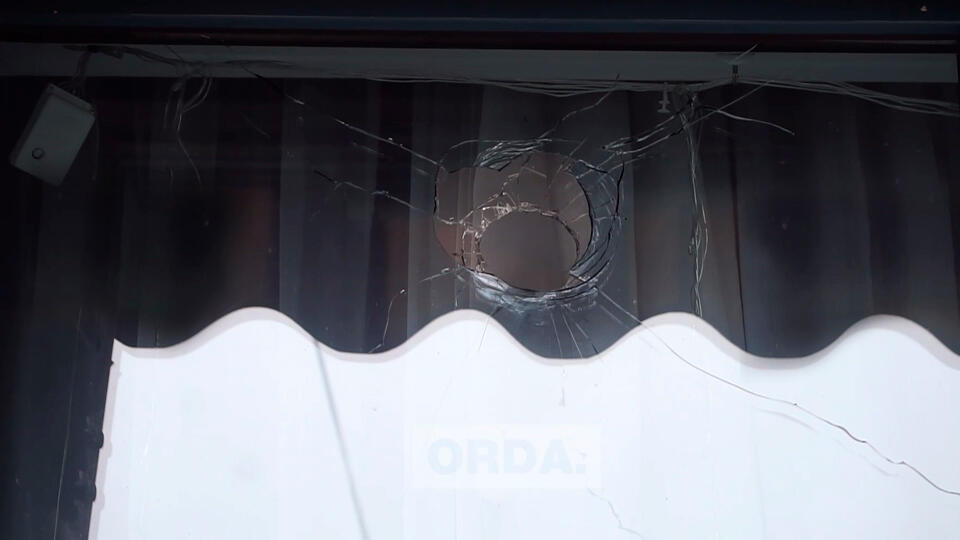 Жительница Алма-Аты рассказала, как в ее квартиру залетели две гранаты