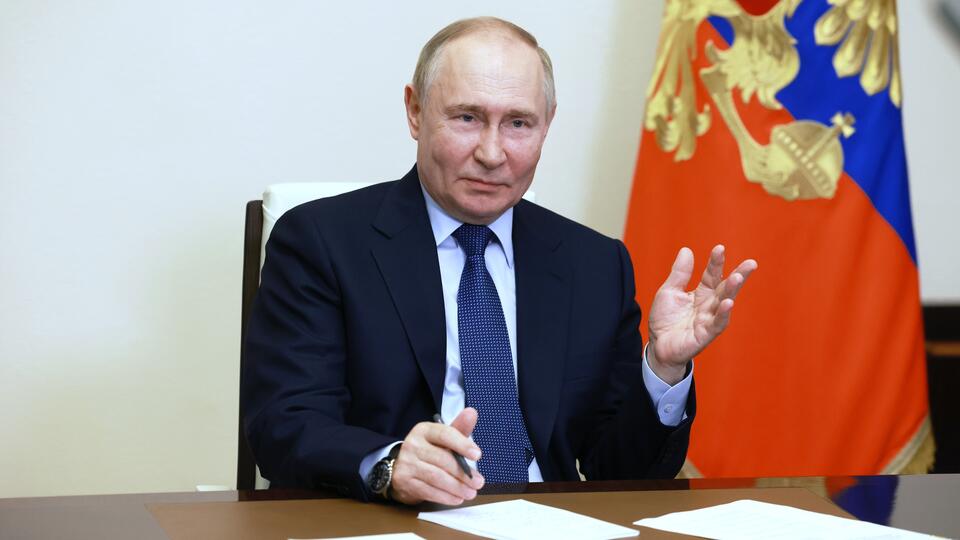 Путин назвал своим упущением отсутствие женщин-губернаторов в России