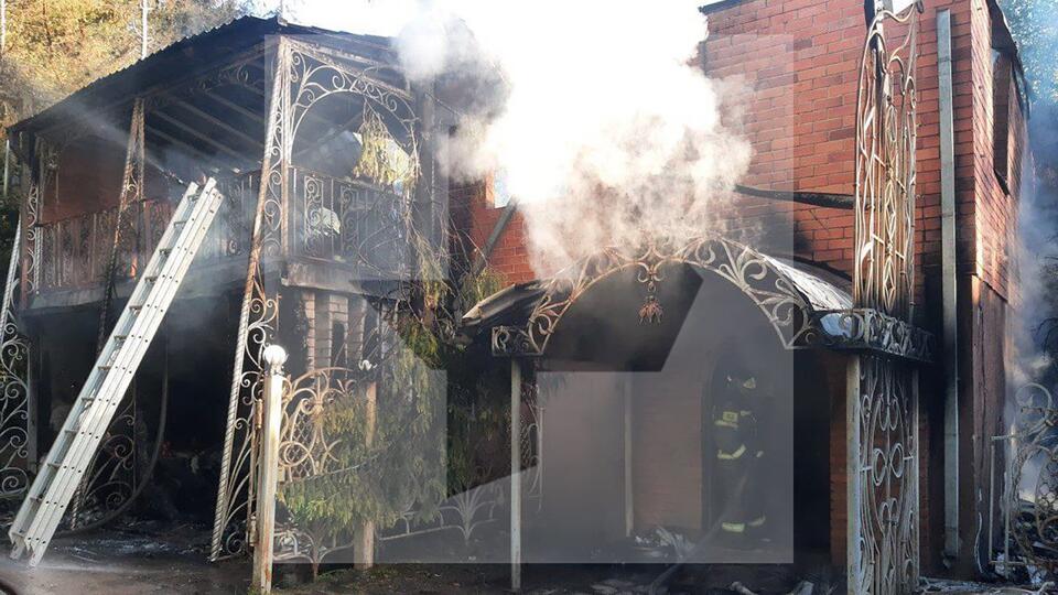 Шесть человек погибли при пожаре в жилом доме в Истре