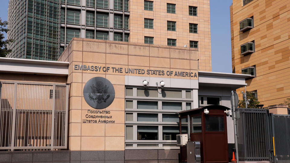 Захарова: США намеренно разрушили консульскую службу в России
