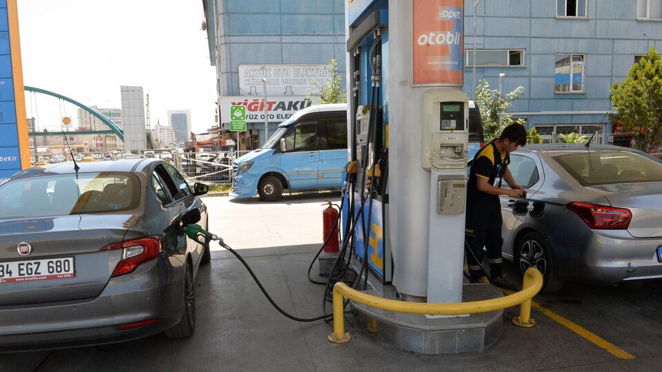 В Турции цены на бензин выросли на 20% за ночь