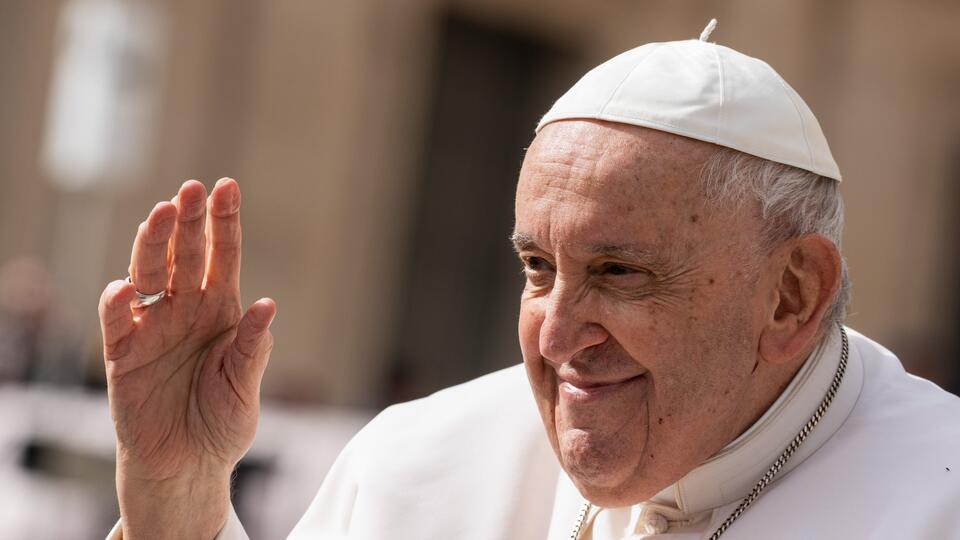 Папа римский благословил однополых