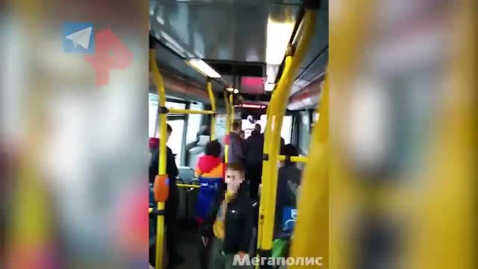 Потасовка произошла в автобусе в Петербурге