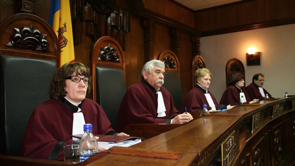 В Молдавии признали законным переименование госязыка в румынский