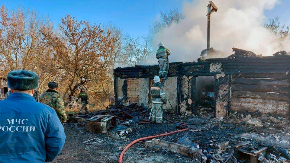 Мать и пятеро детей погибли при пожаре в жилом доме под Воронежем