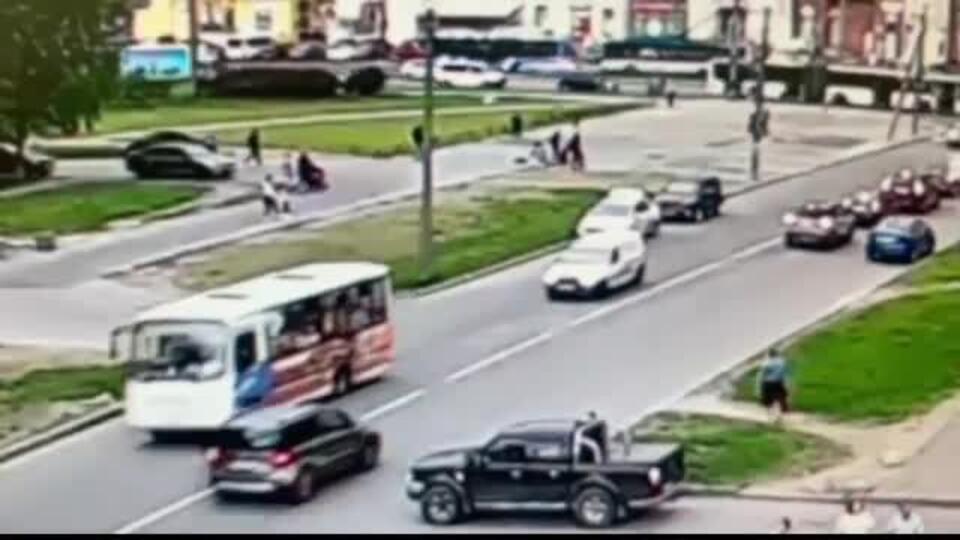 В Петербурге поймали лихача, который сбил на самокате женщину и убежал