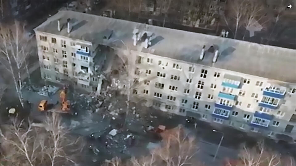 Жители дома в Орехово-Зуево, где прогремел взрыв, возвращаются обратно
