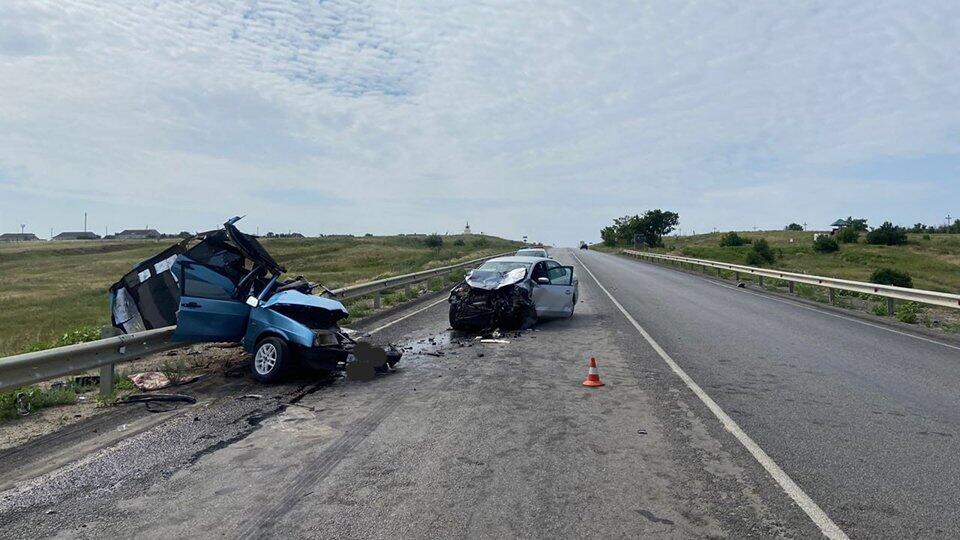Один человек погиб, еще четверо пострадали в ДТП на трассе в Калмыкии