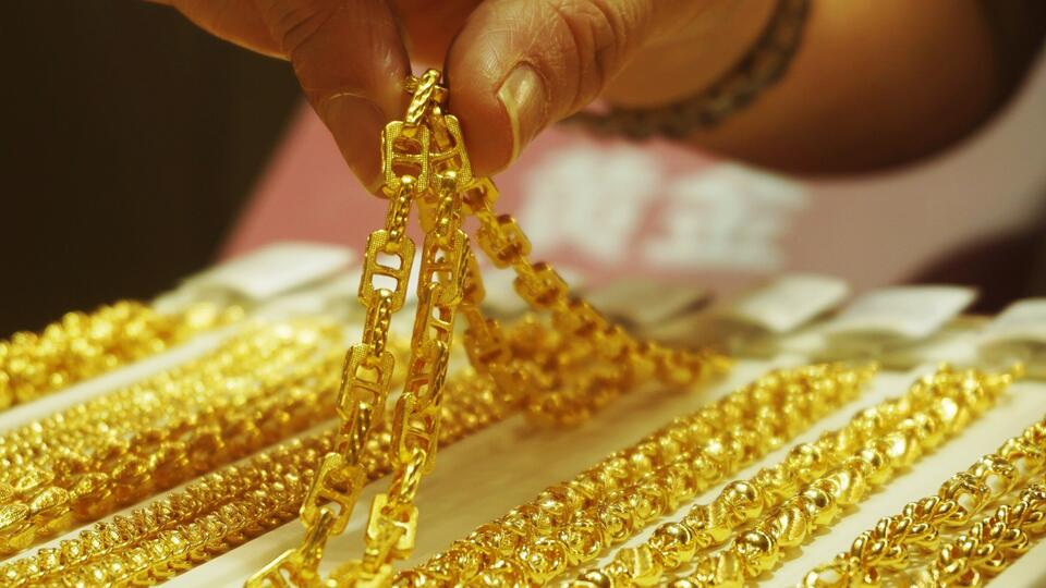 Исследование: россияне хранят дома золото на триллионы рублей