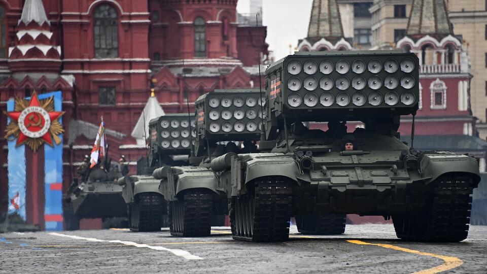 В США восхитились российской военной техникой на Параде Победы