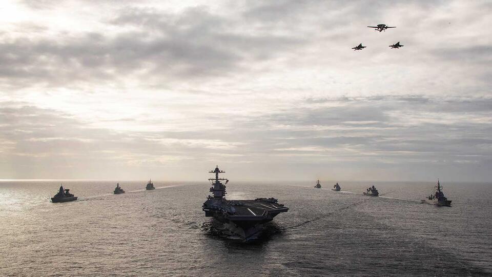 Авианосцы НАТО показательно приближаются к России в Арктике