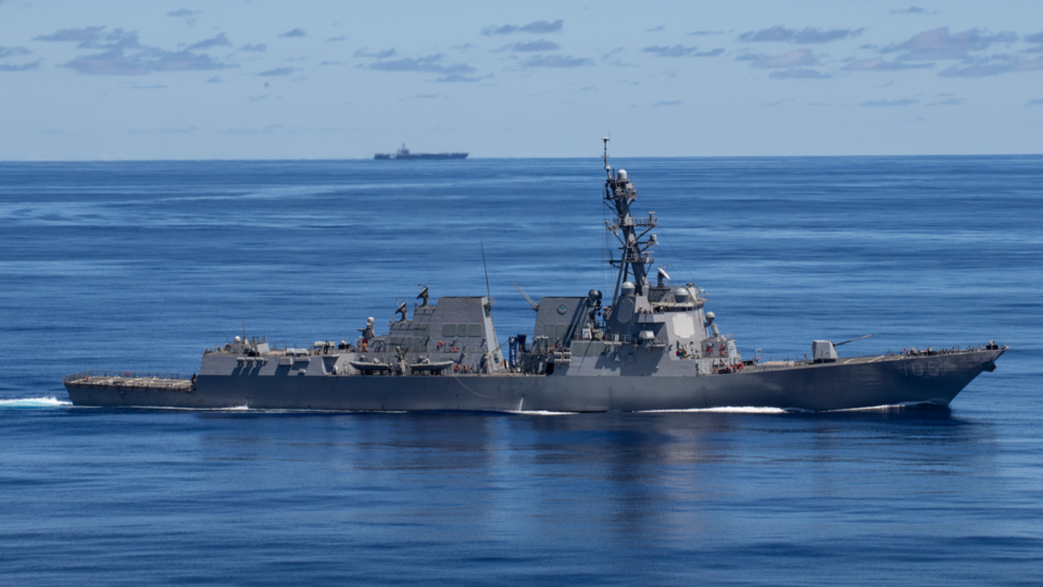 Эсминец США и фрегат Канады совершили проход через Тайваньский пролив