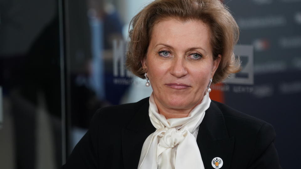 Попова назвала напряженной ситуацию с коронавирусом в России