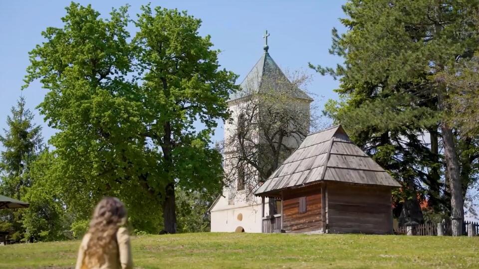 Старинная сербская деревня Сирогойно будто застыла в конце XIX века. Фото: © Кадр из программы "Невероятно интересные истории", РЕН ТВ