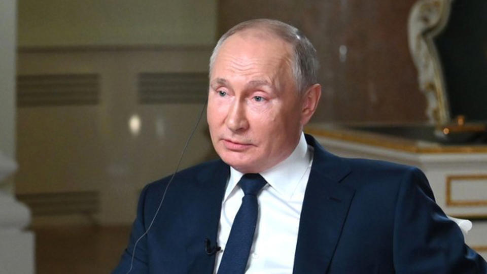 "Вы затыкаете мне рот": Путин о некорректном поведении интервьюера NBC