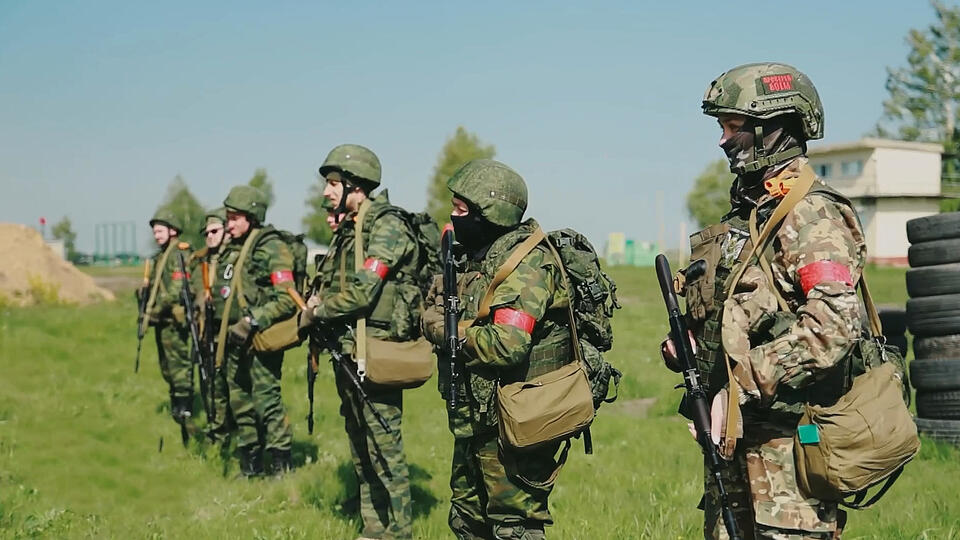 Как готовят бойцов на курском "Барсе". Фото: © Кадр из программы "СОВБЕЗ", РЕН ТВ