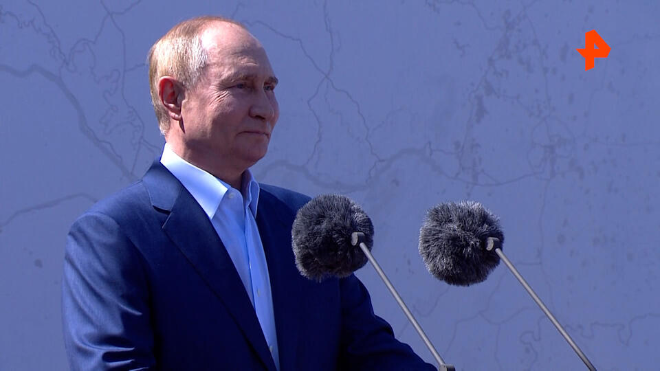 Путин открыл движение по последнему участку трассы М-11 