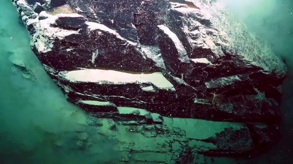 Печальная история одного открытия: американские моряки нашли новую гору под водой. Фото: © Кадр из программы "Загадки человечества", РЕН ТВ
