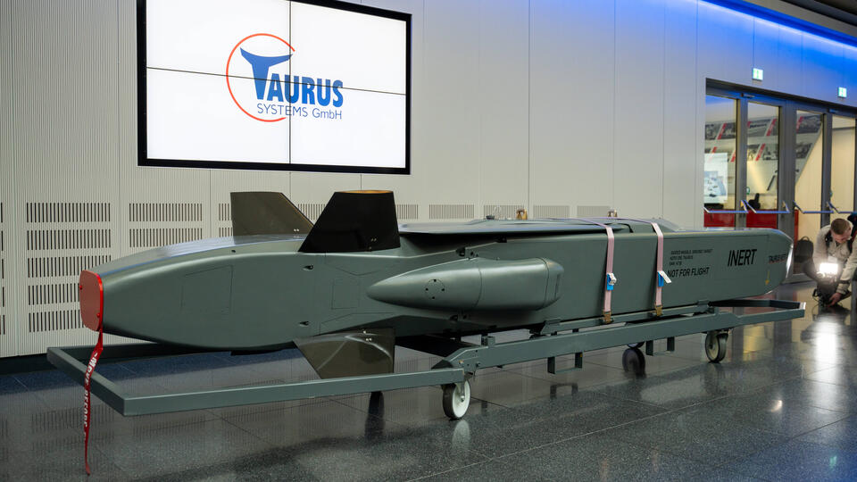 Шольц высмеял просьбы Киева о поставках ракет Taurus