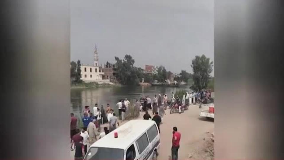 15 человек погибли при падении микроавтобуса в Нил в Египте
