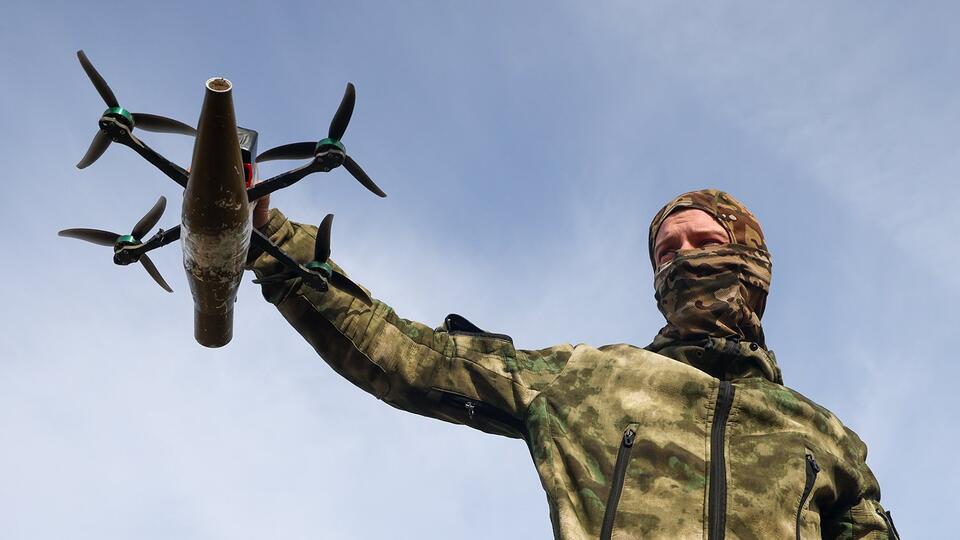 В Минобороны показали кадры уничтожения FPV-дронами позиций ВСУ в ДНР