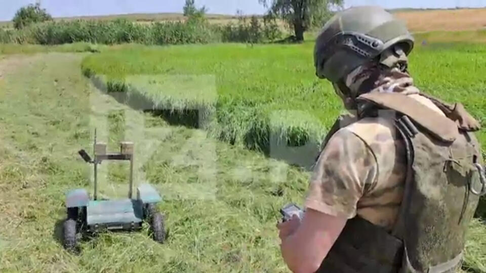 Военные ВС России рассказали о разработке беспилотного колесного робота