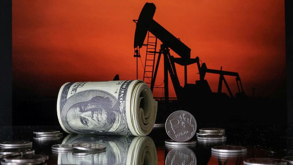 В США заявили, что Россия все еще получает много денег от нефти