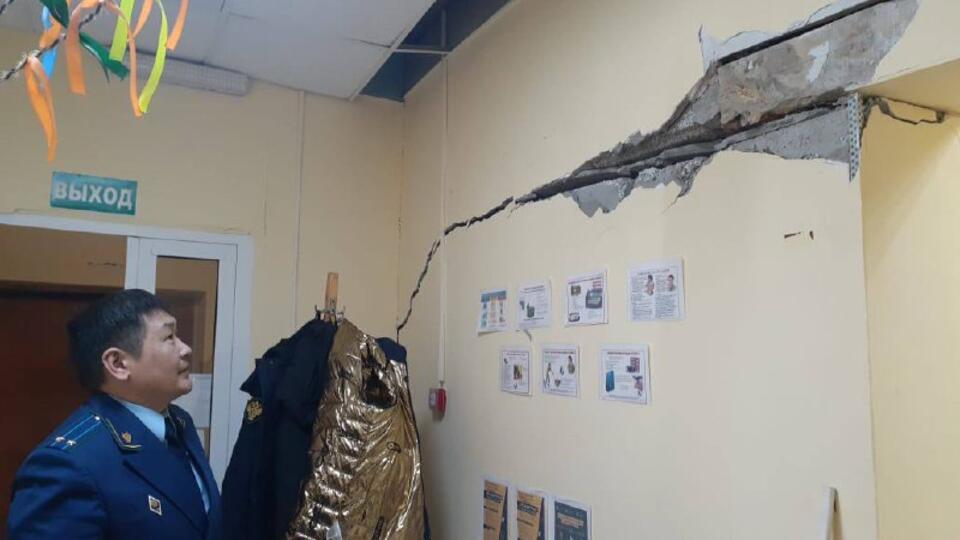 Возбуждено дело после сообщений о трещинах в здании детсада в Якутии
