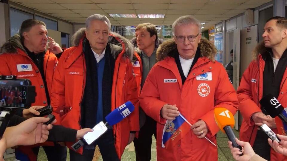 Легенды отечественного хоккея проголосовали на выборах президента РФ в Норильске