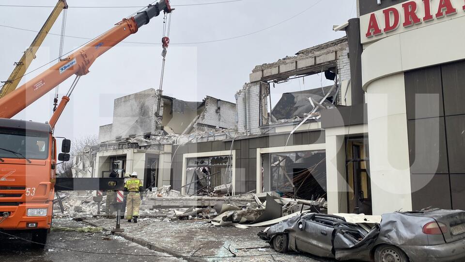 23 человека могут оставаться под завалами пекарни в Лисичанске после удара ВСУ