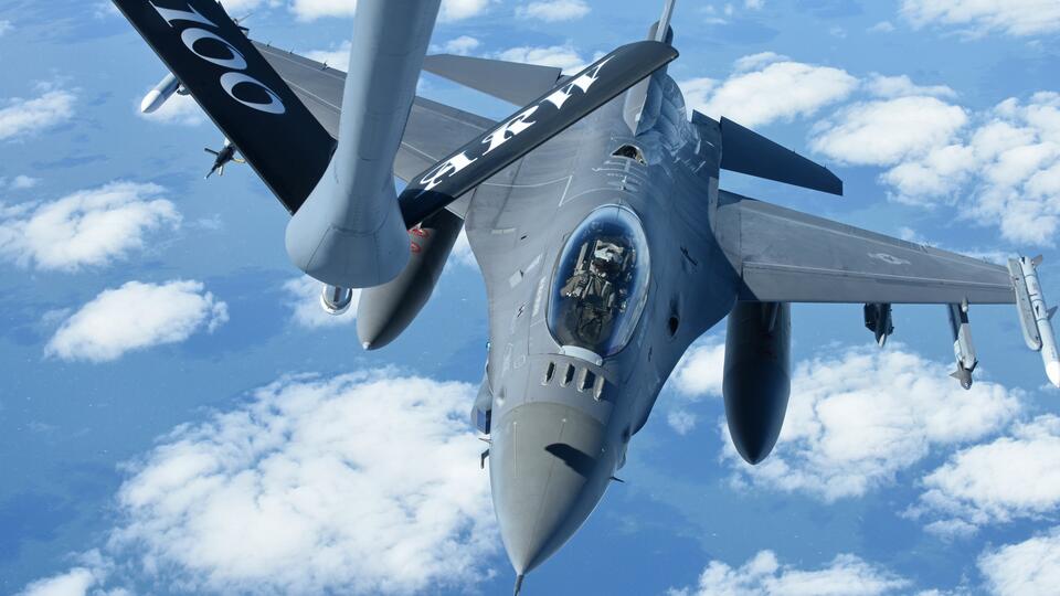 Уникальные ракеты С-400 станут одним из средств уничтожения F-16