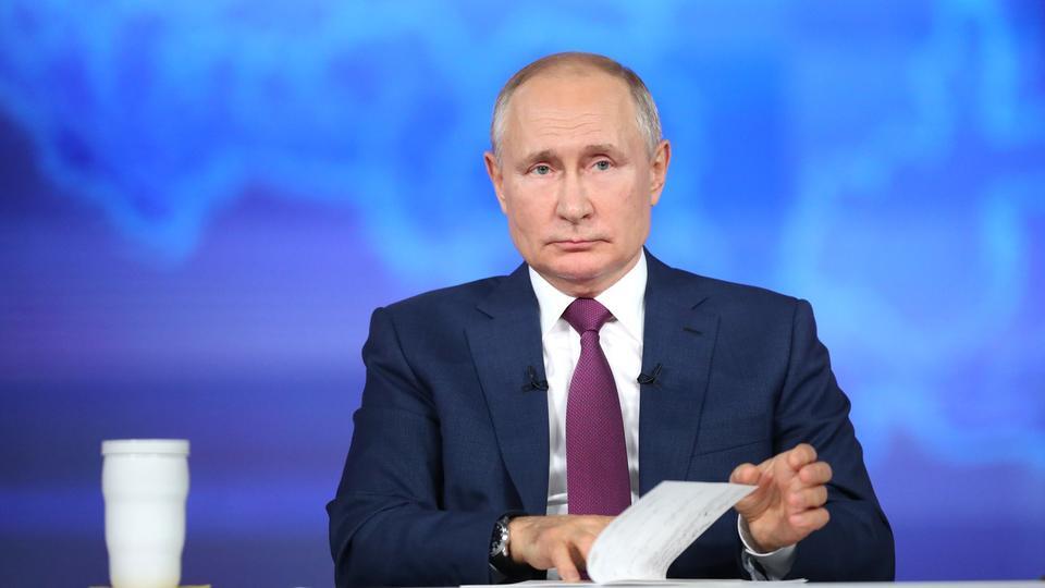 Путин подписал указ о выплате по 10 тысяч семьям с детьми