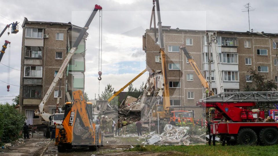 Спасатели вытащили десятого пострадавшего из-под обломков дома в Нижнем Тагиле