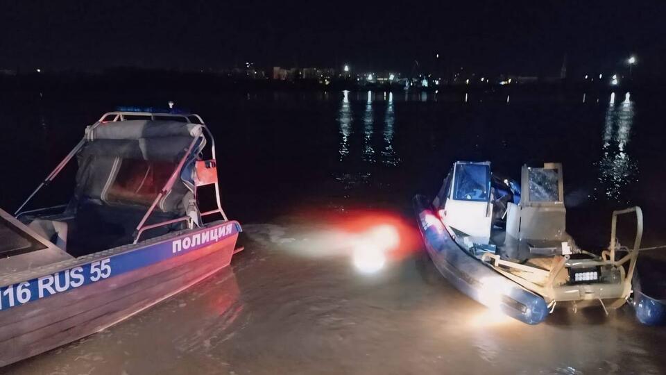 Два человека погибли при столкновении моторной лодки с причалом в Омске