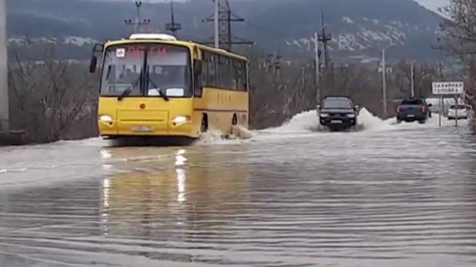 Эвакуация жителей. Фото: © Скриншот видео