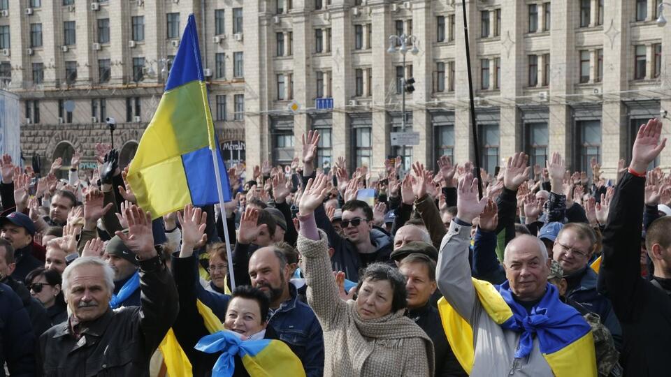 Украинцы выступили против запрета российских фильмов и соцсетей