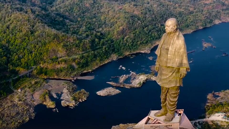Впечатляющие статуи в Индии. Фото: © Кадр из программы "Невероятно интересные истории", РЕН ТВ