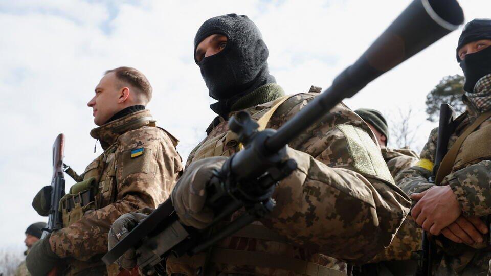 В ЛНР снаряд ВСУ попал в дом боевика Азова