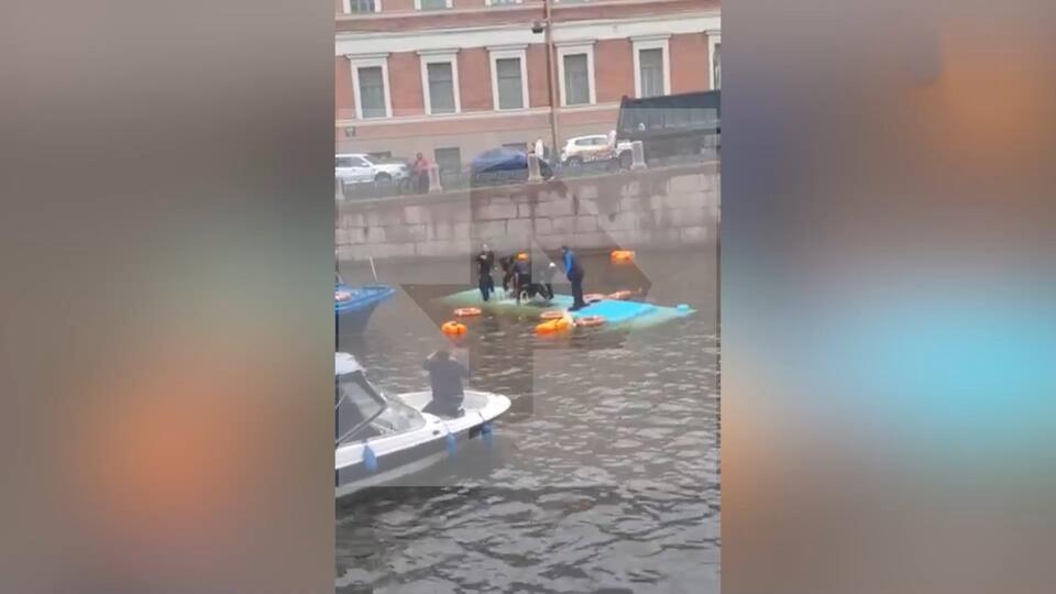 Очевидец рассказала о первых секундах после падения автобуса в реку в Петербурге