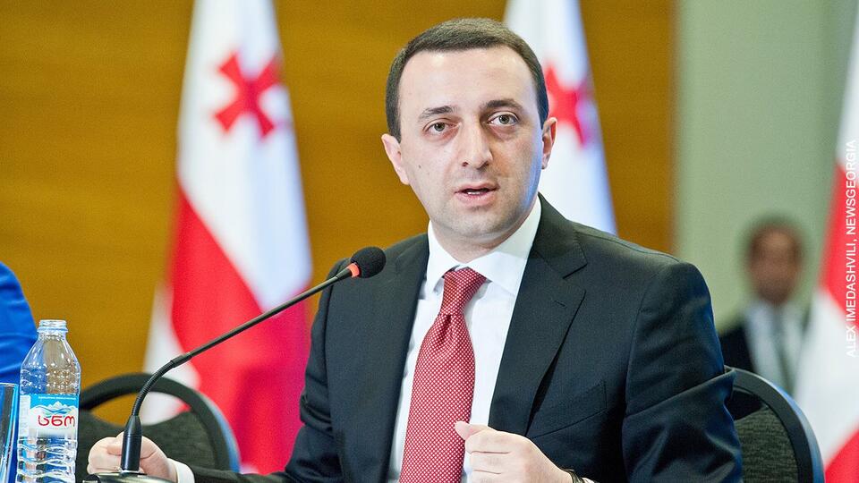 Правящая партия Грузии выдвигает на пост премьера главу Минобороны