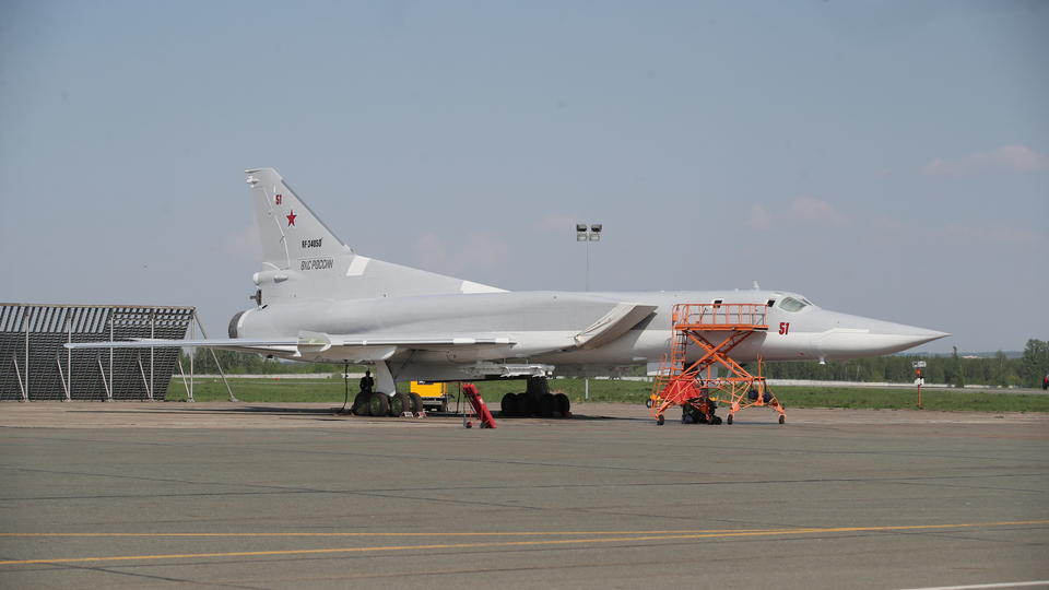 Гроза аэродрома: Ту-22М3 поразили цели на учениях Запад-2021