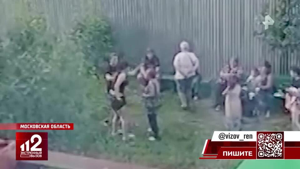 Агрессивная соседка держит в страхе жильцов дома в Серпухове
