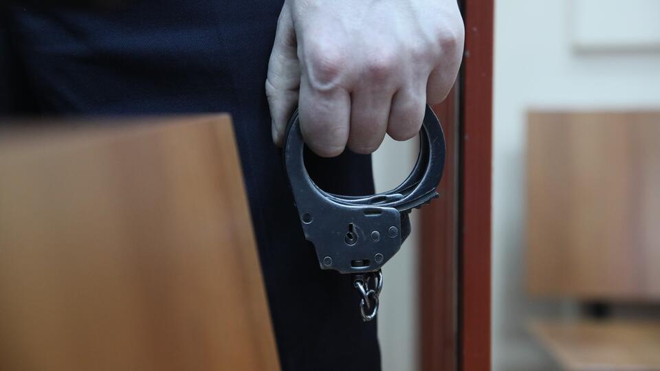 Арестован педофил, растливший школьницу в подъезде дома в Москве
