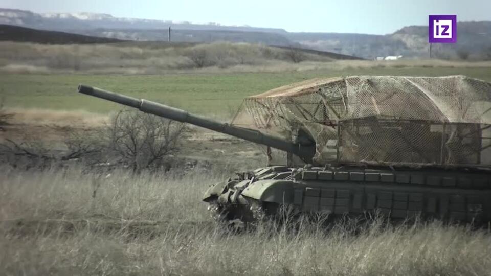 Экипажи танков Т-72Б3 прямой наводкой уничтожили опорник ВСУ в ДНР