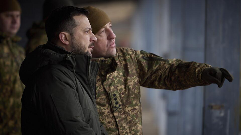 Офицер СБУ заявил, что Зеленский пойдет на мир из-за попавших в котел ВСУ