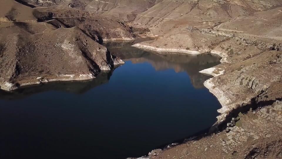Как в Кабардино-Балкарии появилось токсичное озеро Гижгит. Фото: © Кадр из программы "Невероятно интересные истории", РЕН ТВ