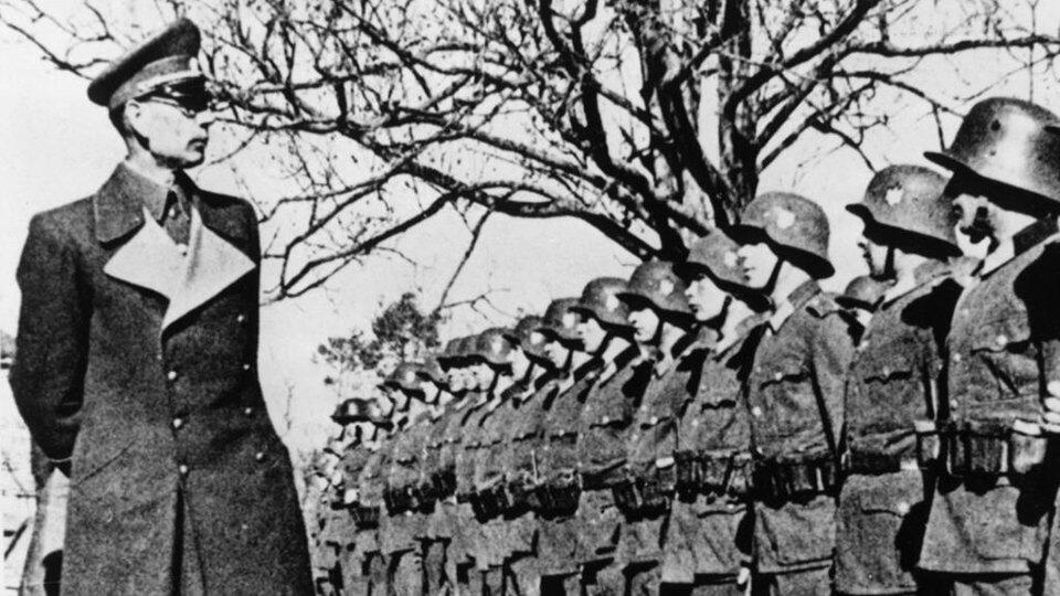 Эта странная армия предателей. соцсети