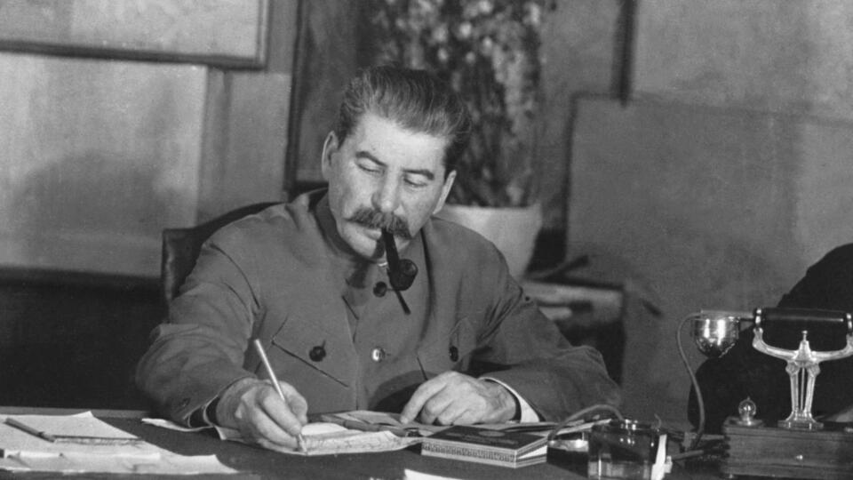 Колоссы и свободный рубль: мегапроекты Сталина, сбывшиеся и нет