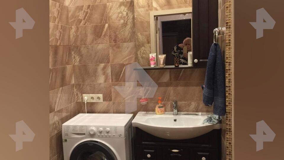 РЕН ТВ публикует кадры из квартиры, где нашли умиравшую Легкоступову. Фото: © 